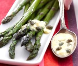 Asperges en sauce hollandaise