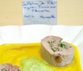 Ballottines de filet mignon farcies aux pleurotes sur purée de butternut et panais avec espuma de légumes verts