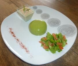 Bavarois de courgettes mentholé sauce au thon