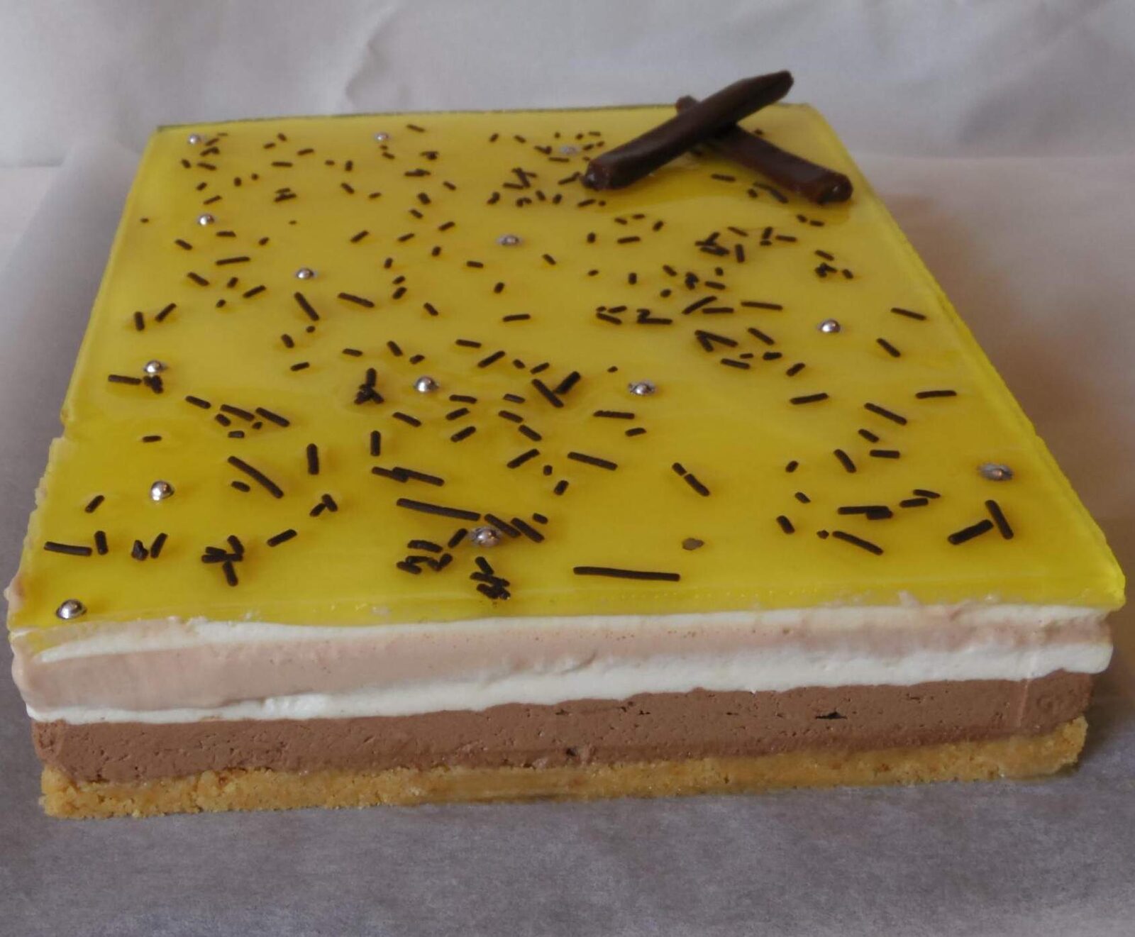 bavarois poire sur fondant au chocolat et craquant aux palets bretons