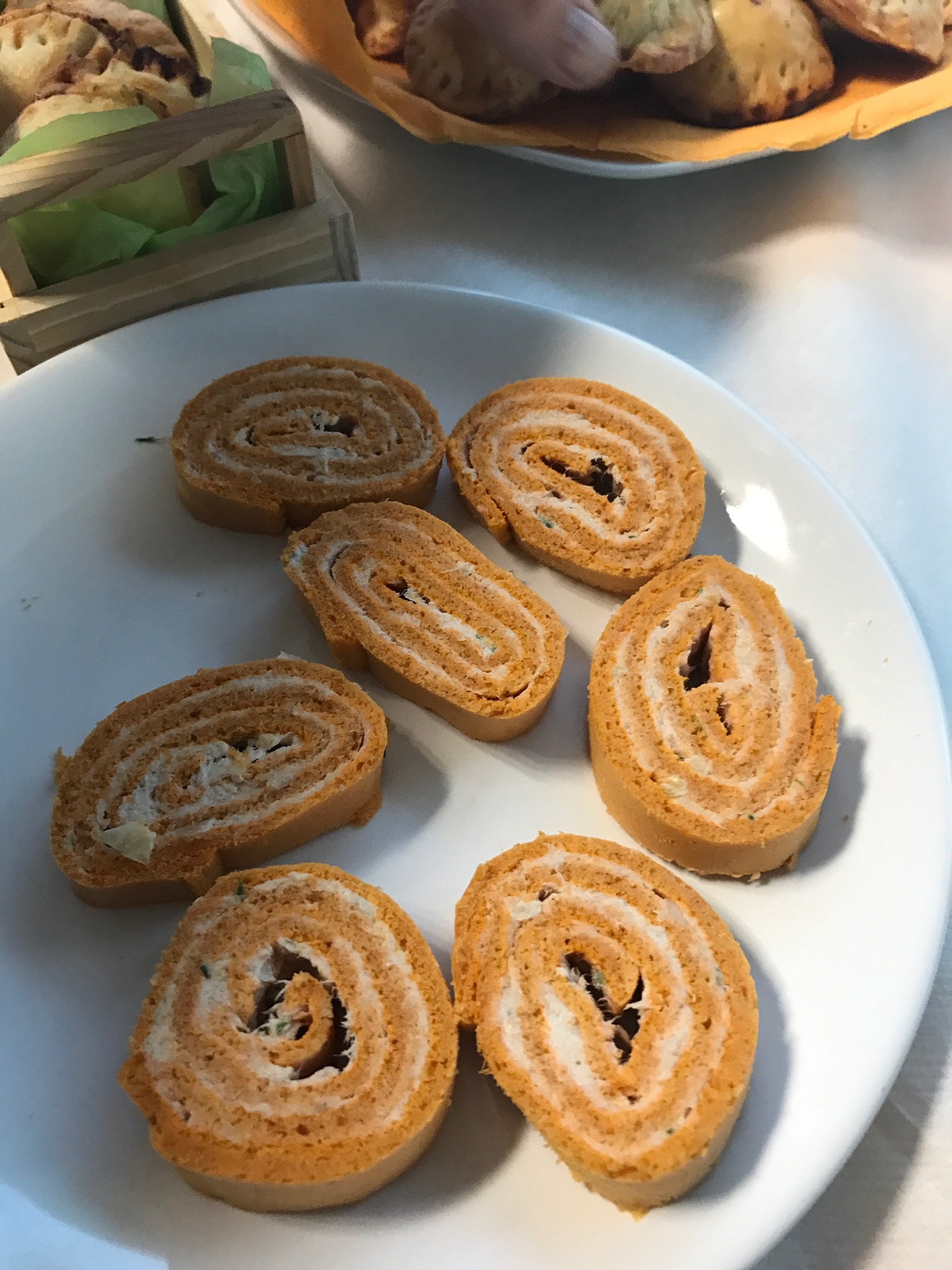 Biscuit roulé rouge et blanc de Noël