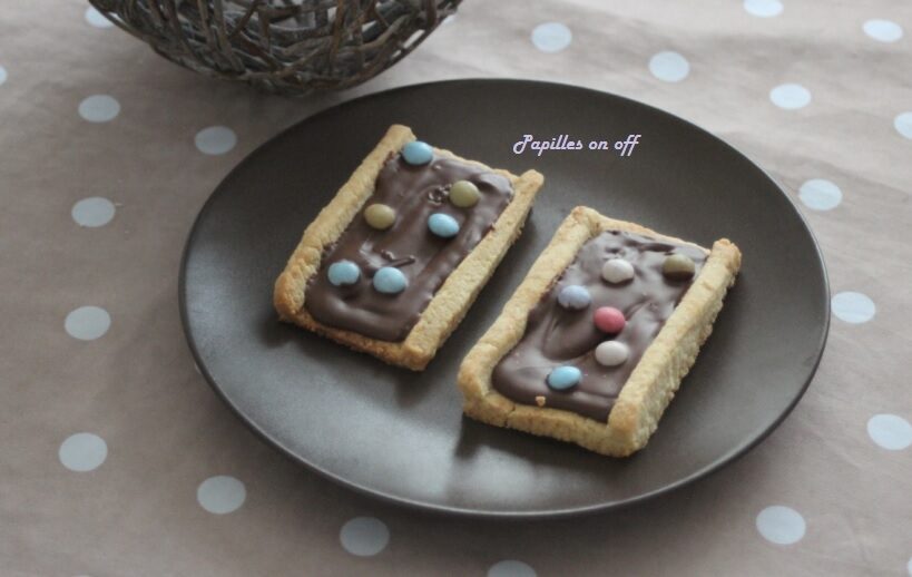 Biscuits sablés au chocolat et smarties façon M&M's biscuit