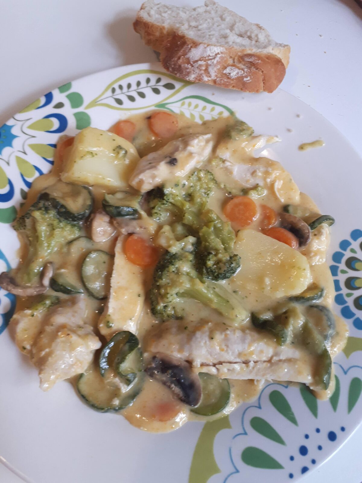 BLANCS DE POULET ET SES LEGUMES