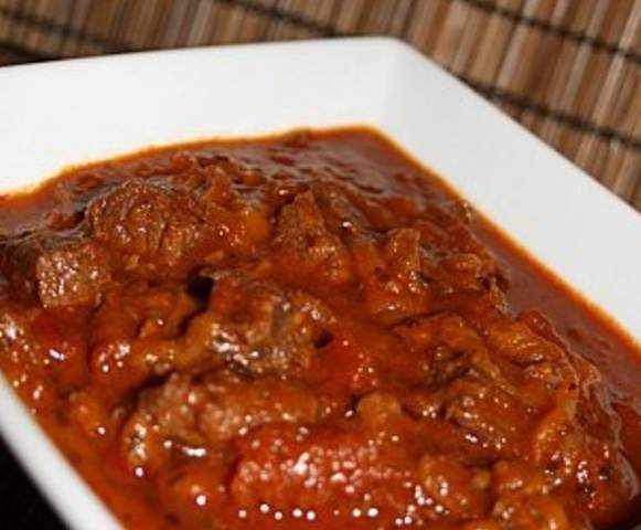 Boeuf à la sauce tomate