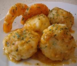 Boulettes de merlu (ou autre poisson) et sa sauce aux gambas à tomber par terre ! (recette de cpidre du forum Thermomix espagnol)