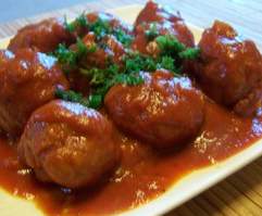 boulettes de viande, sauce tomate et pomme de terre