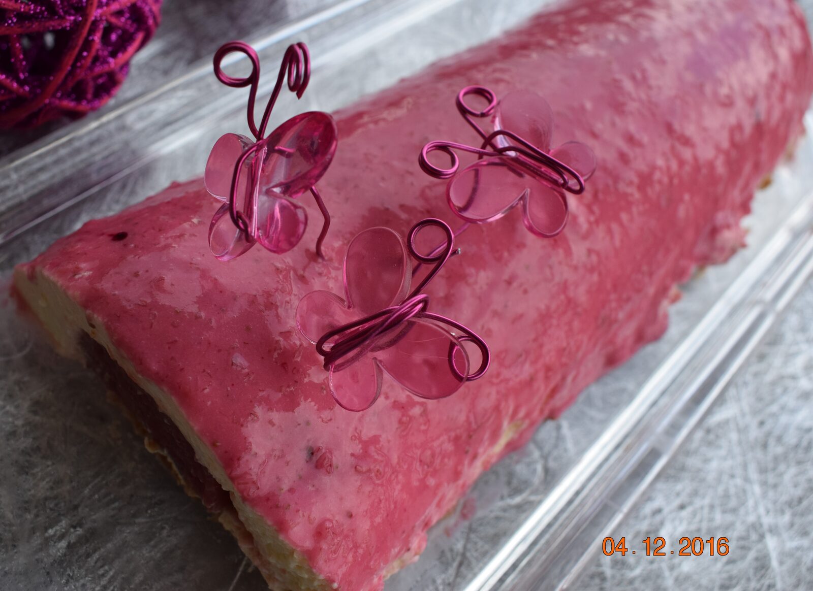 Bûche bavaroise vanille coeur fraise