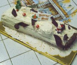 BUCHE DE NOEL A LA CREME AU BEURRE