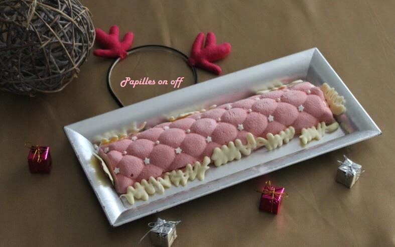 Bûche de Noël framboises, insert panna cotta