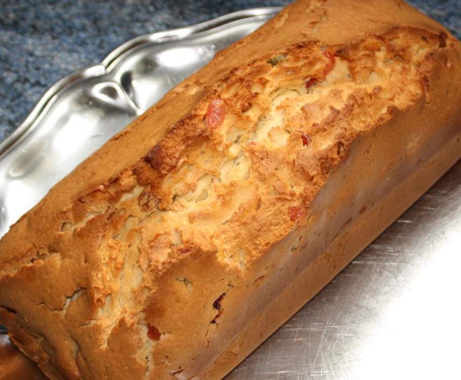 CAKE AUX FRUITS CONFITS ET RAISINS