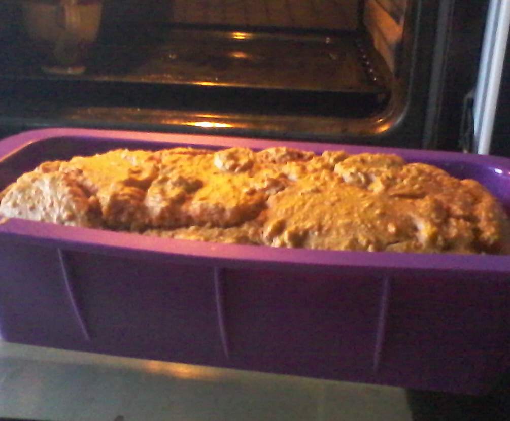 Cake de carottes, jambon, noix et tomate