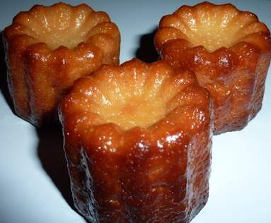 Cannelés bordelais