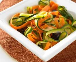 Carottes et courgettes en tagliatelles