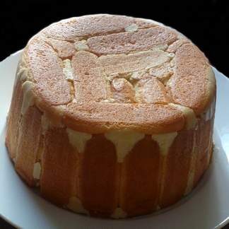 Charlotte à la rhubarbe