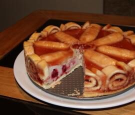 charlotte aux gateaux roulé et aux framboises