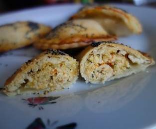 Chaussons à la viande hachée et légumes d'été, déclinaison en nuggets et sauce