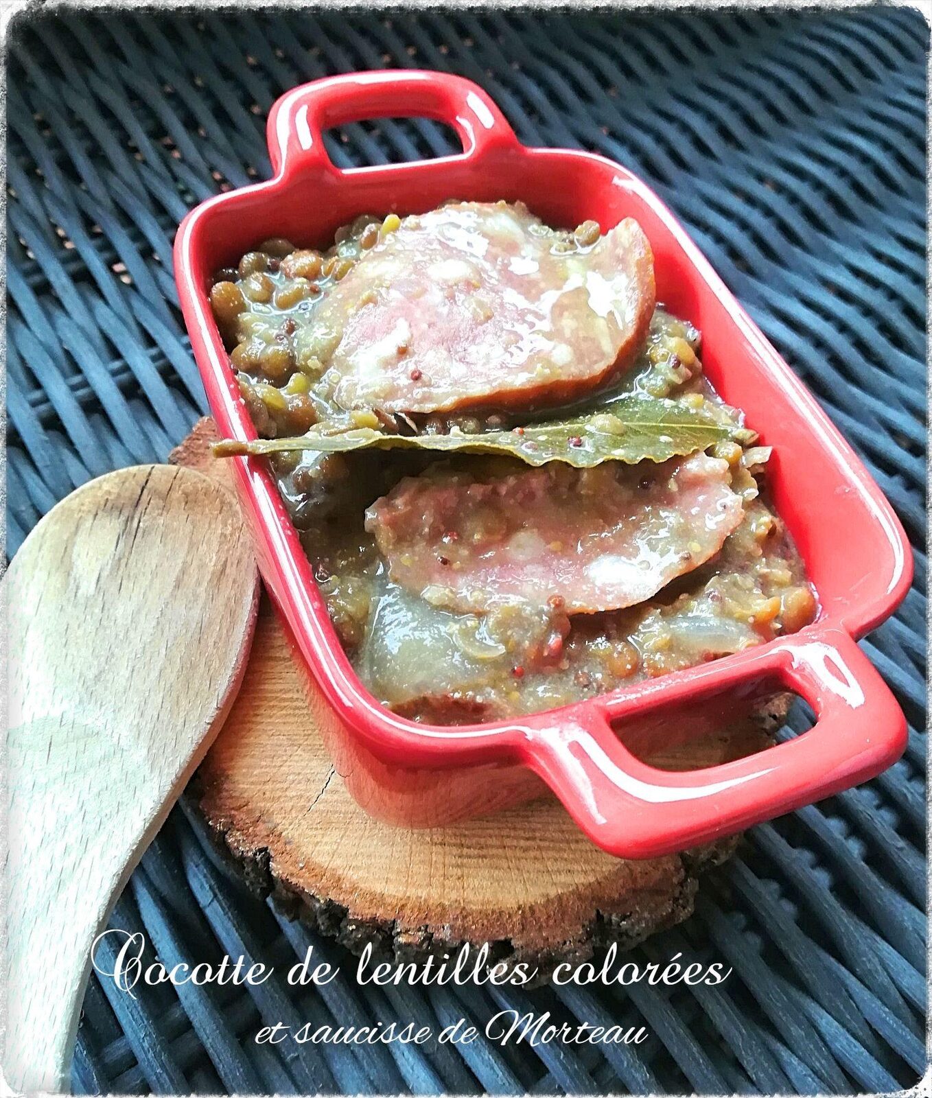 Cocotte de lentilles colorées et saucisse de Morteau