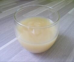 Compote de pommes, poires et canelle