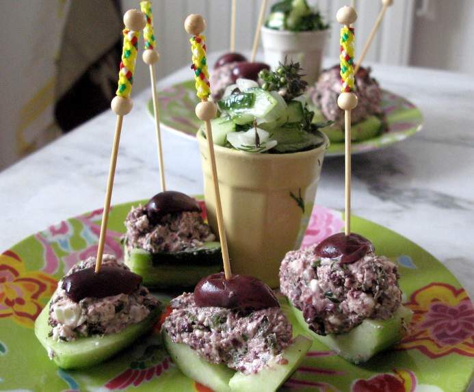 Concombre farci à la feta & olives noires (recette à bas indice glycémique