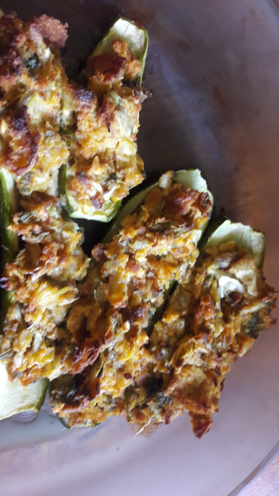 Courgettes farcies aux herbes