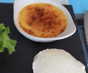 Crème brûlée au Roquefort et mousse de poire