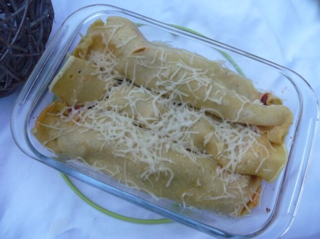 Crêpes au curry garnies aux poulet et champignons