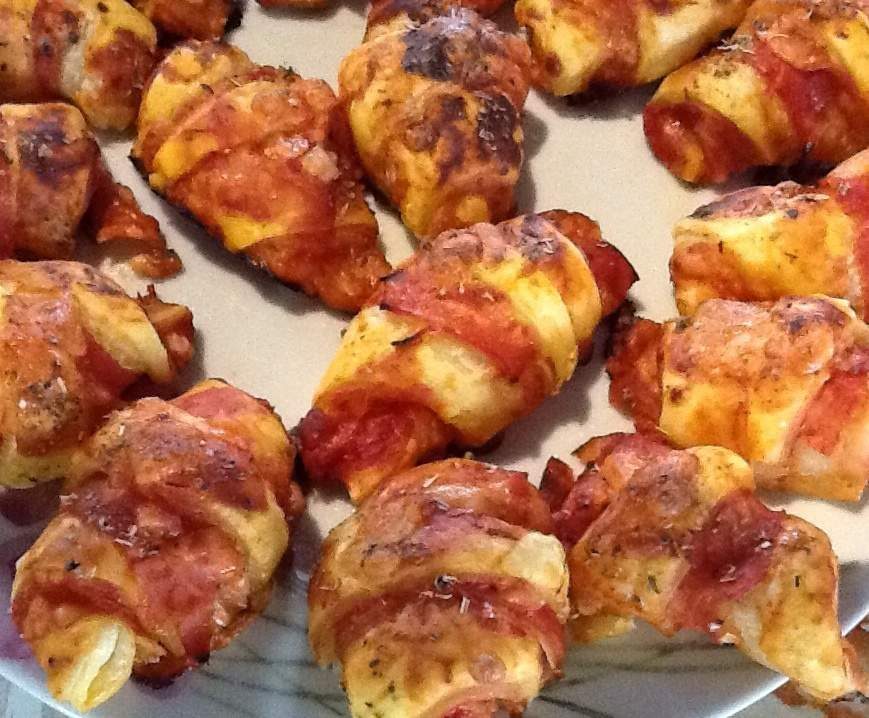 Croissants apéritifs façon pizza