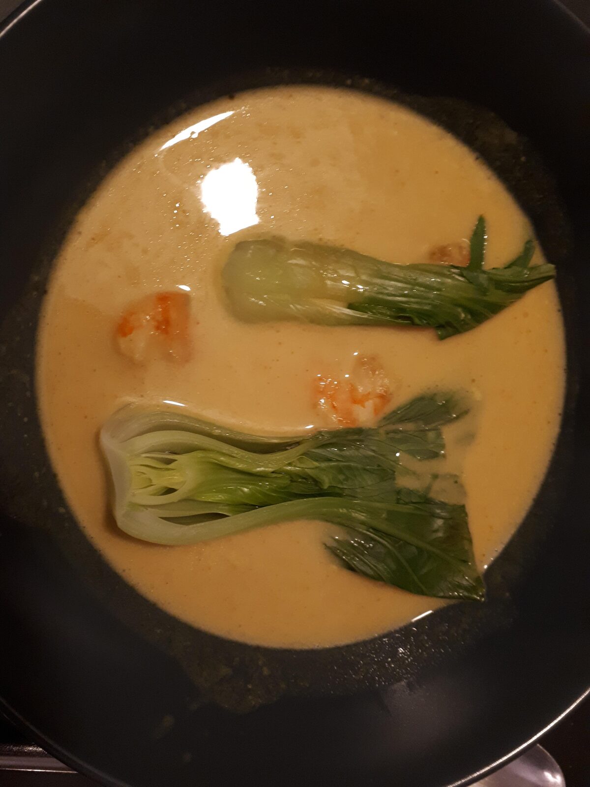 Curry de crevettes et choux pak choï