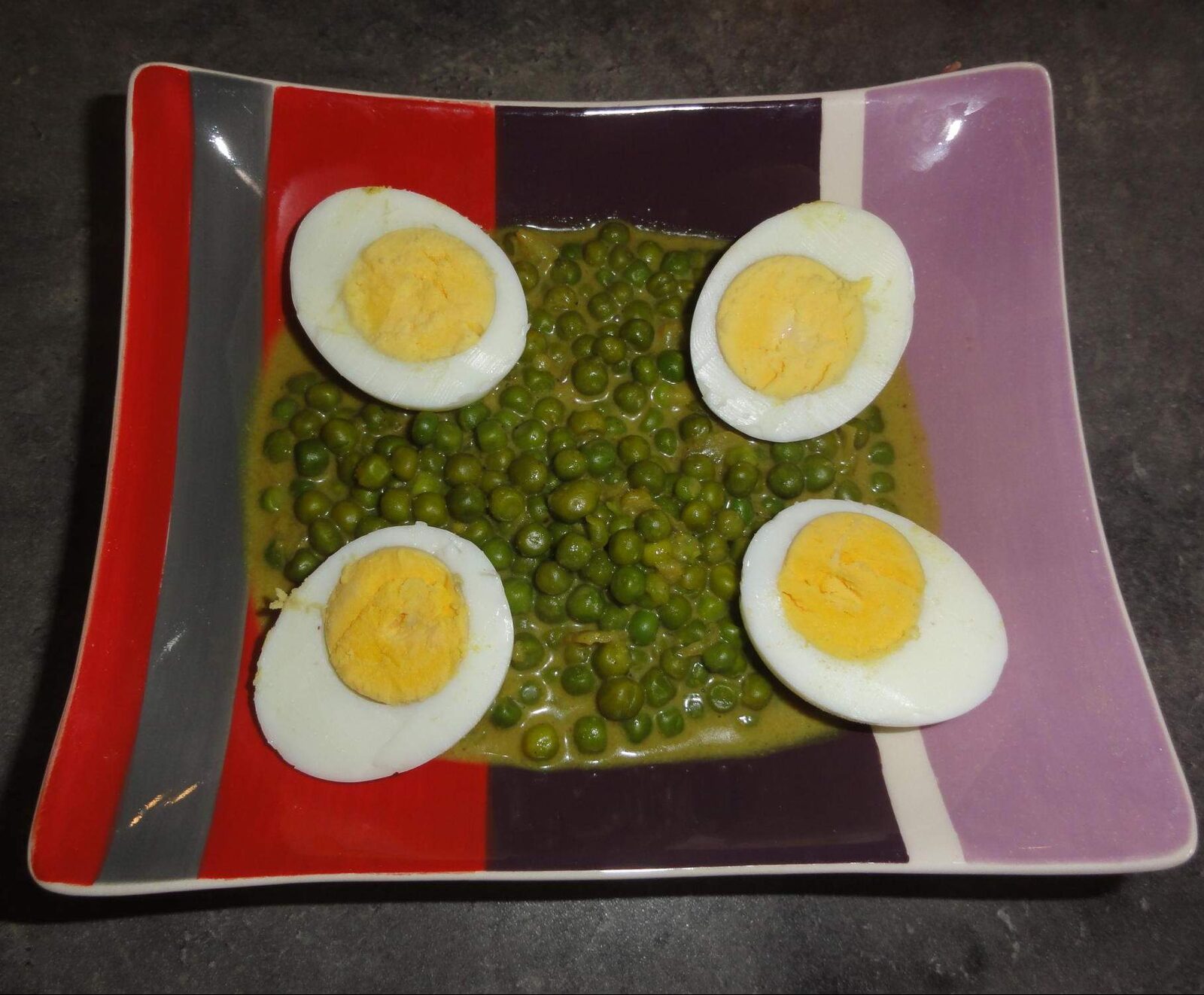 Curry de petits pois aux oeufs