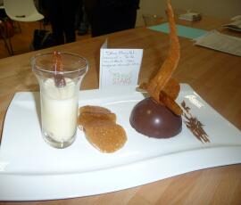 Dôme chocolats-caramel - tuiles croustillantes - crème anglaise au chocolat blanc