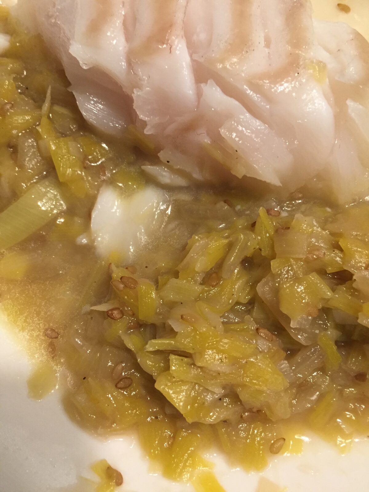 dos de cabillaud et fondue de poireaux