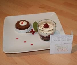 Douceur croustillante aux cerises et sa mousse choco-blanc