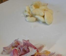 Eplucher des gousses d'ail en 10 secondes