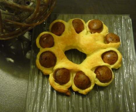 Feuilletés aux saucisses en forme de fleur
