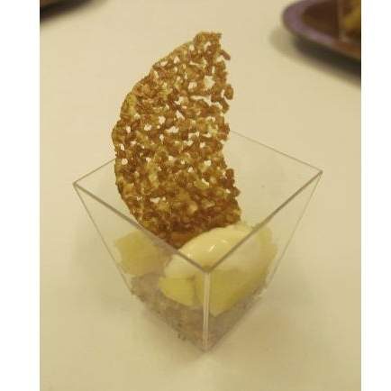 Fruits caramélisés sur crumble, et sa tuile dentelle