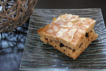 Gâteau à la compote de pommes, fourré à la confiture de mûres sauvages