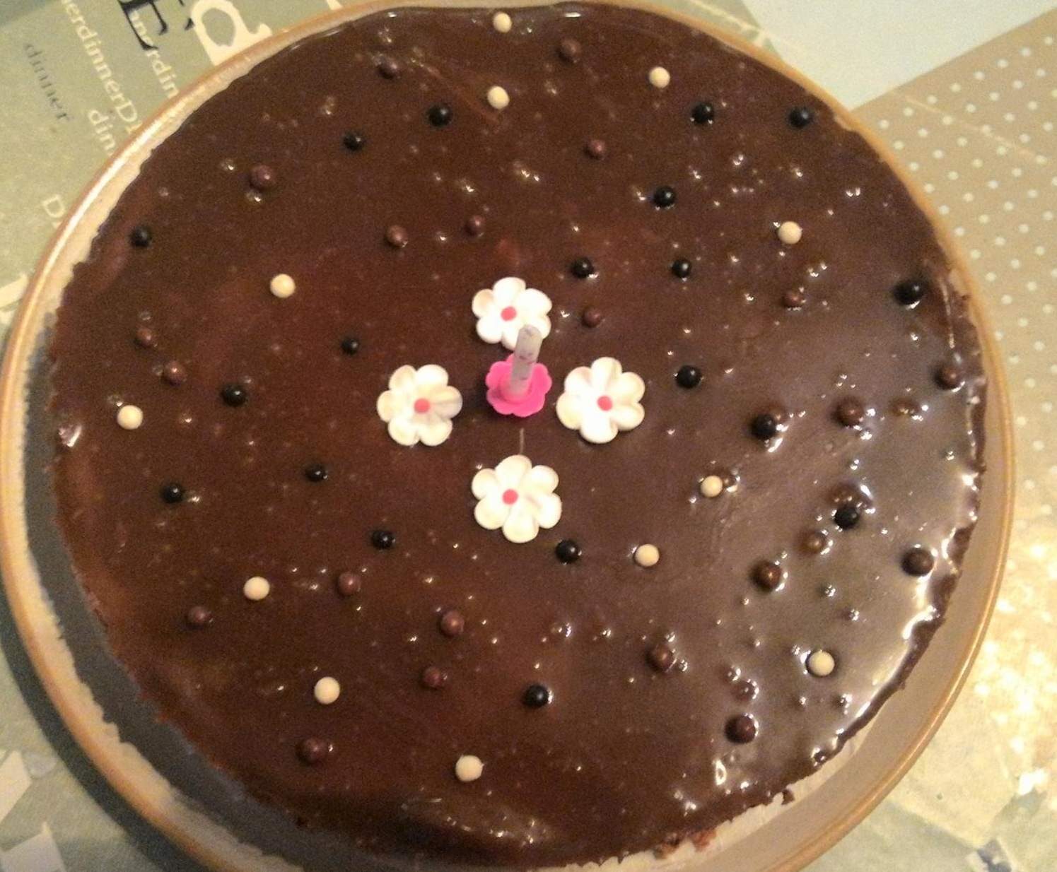 Gâteau croustillant noisette chocolat caramel