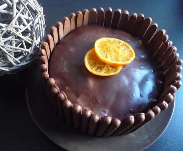 Gâteau façon pim's (génoise à l'orange, gelée à l'orange, nappage chocolat)