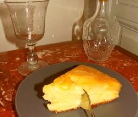Gâteau renversé aux pêches