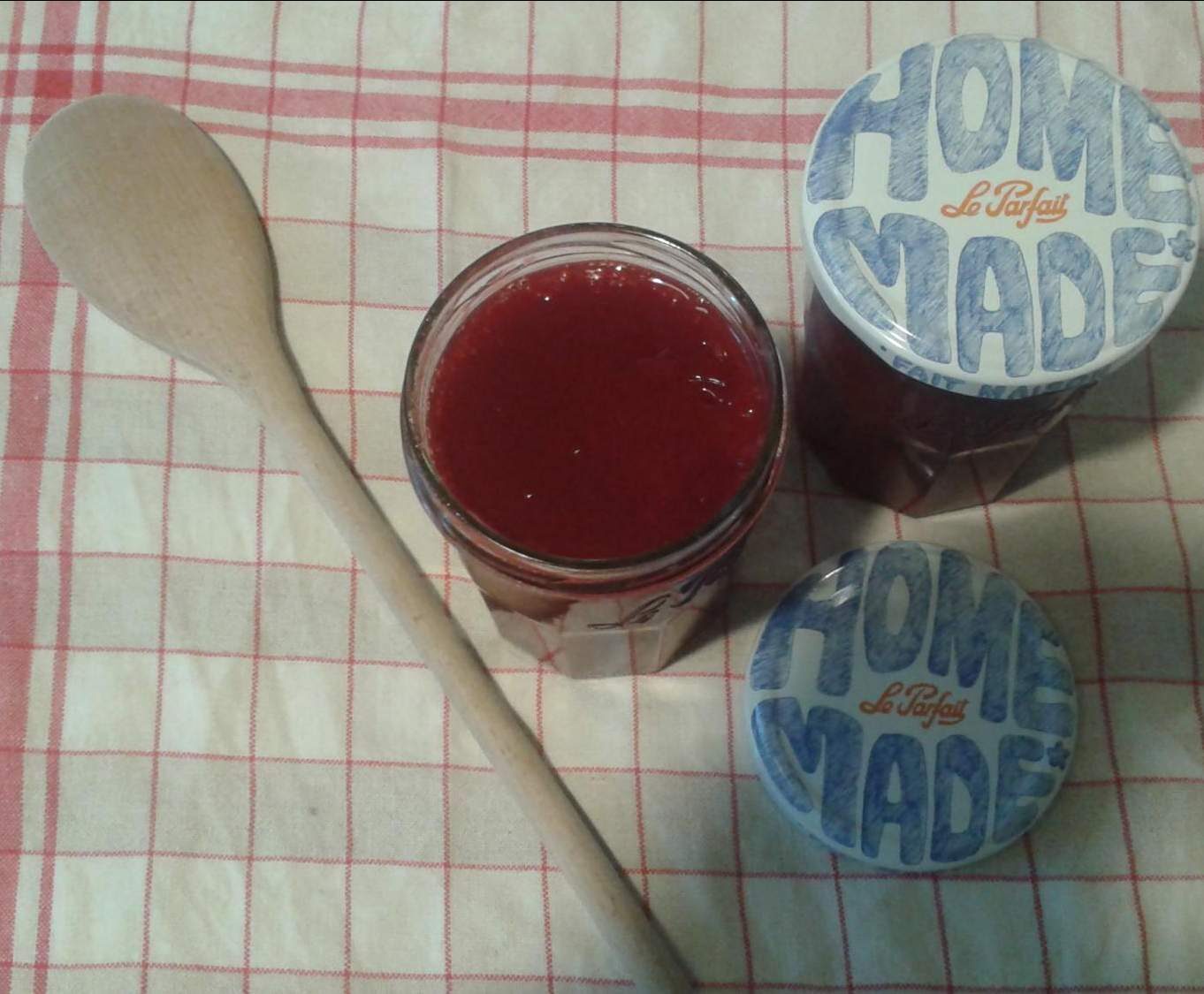 GELÉE DE GROSEILLES ET FRAMBOISES