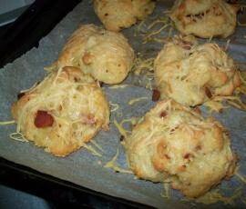 Gougère aux saucisses de strasbourg
