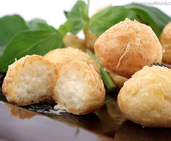 GOUGERE FOUREE AU FROMAGE DE CHEVRE FRAIS