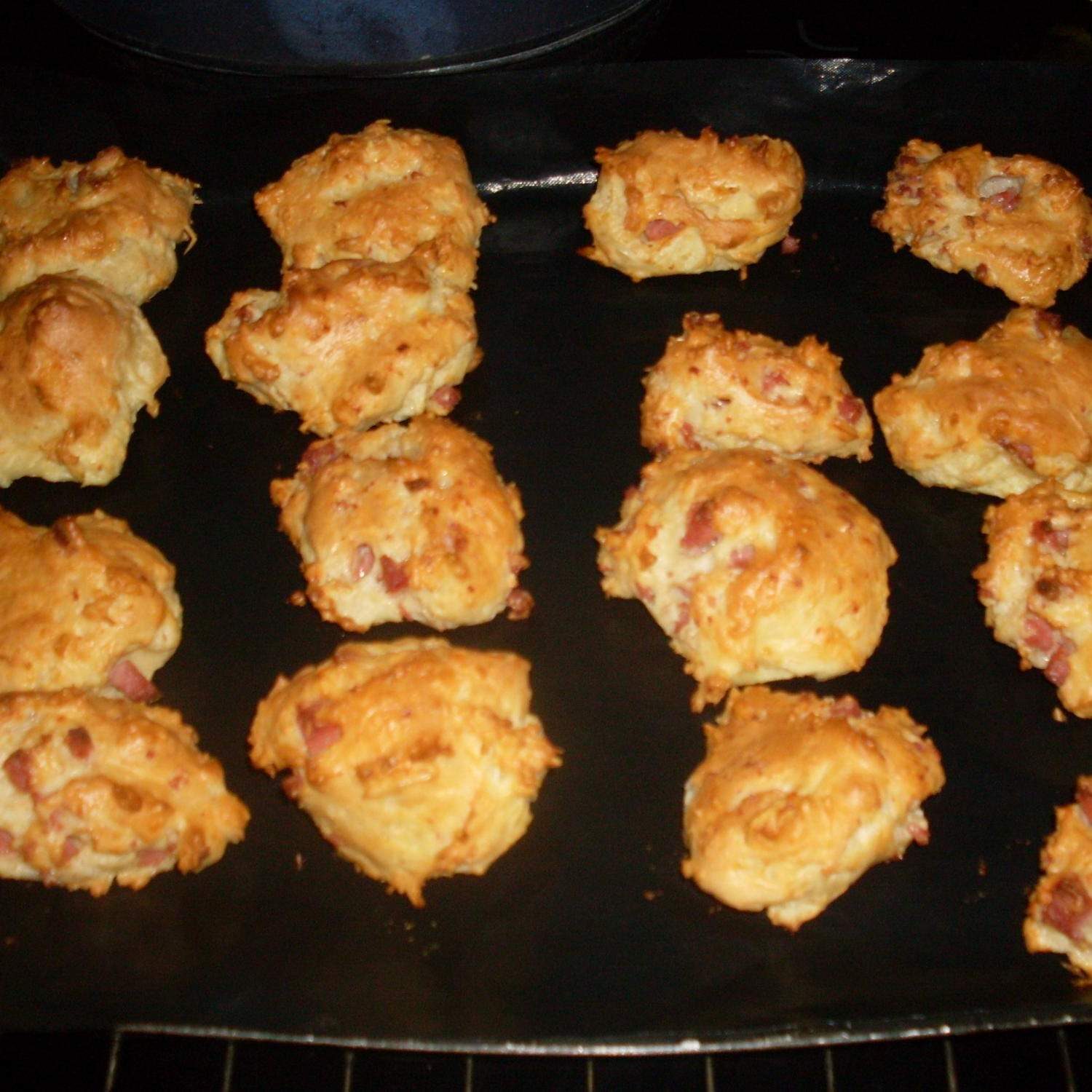 Gougères au saucisson à l'ail