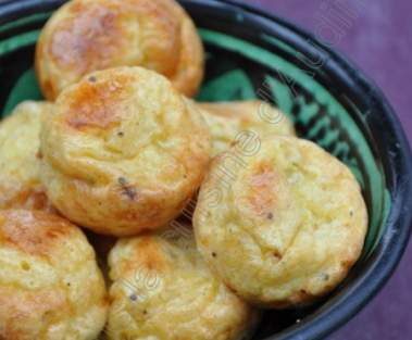 Gougères Emmental-Curry