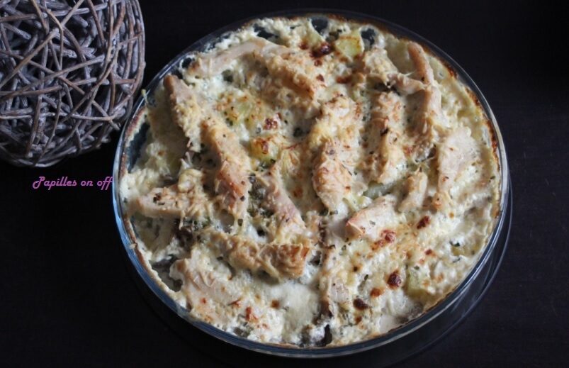 Gratin de pommes de terre, champignons et poulet à la moutarde