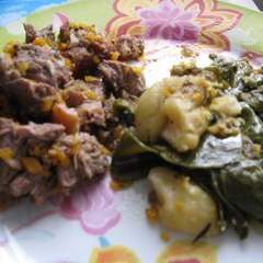 Joues de porc au cidre, pommes et épinard