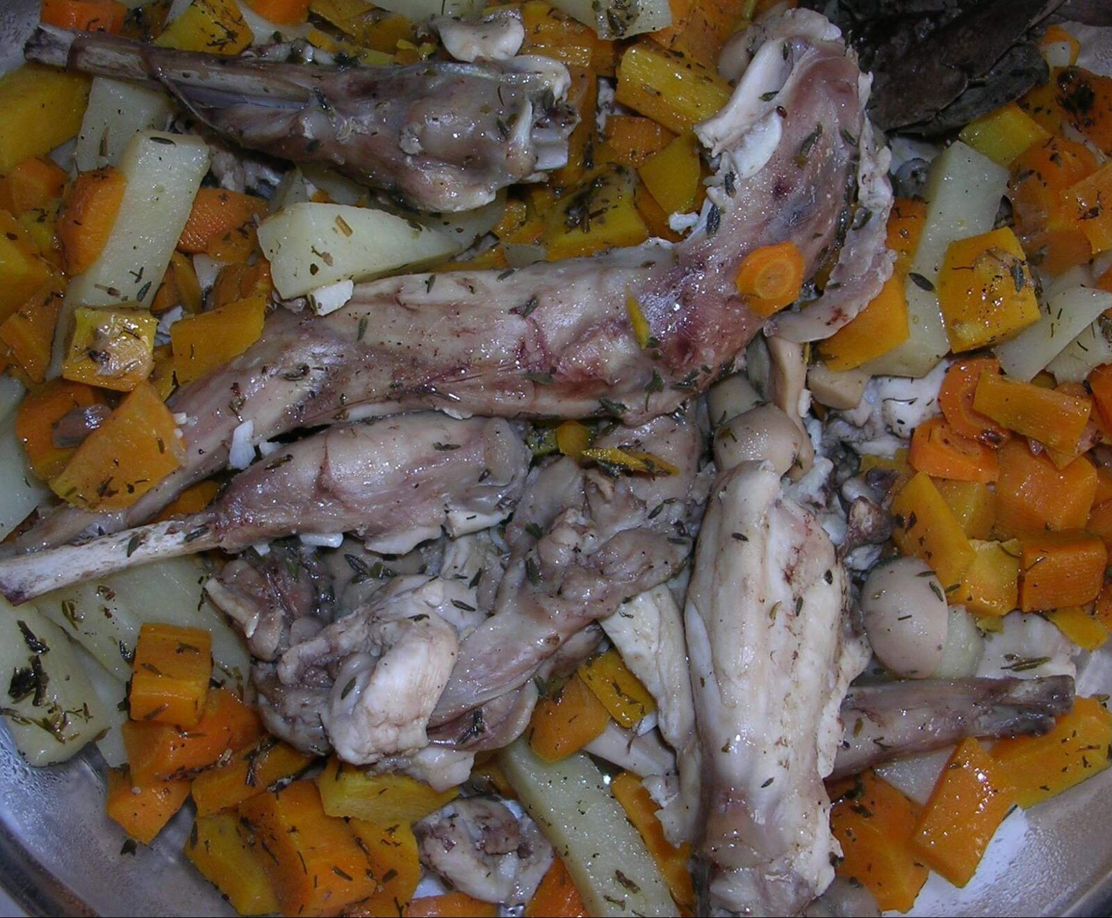 Lapin avec ses carottes