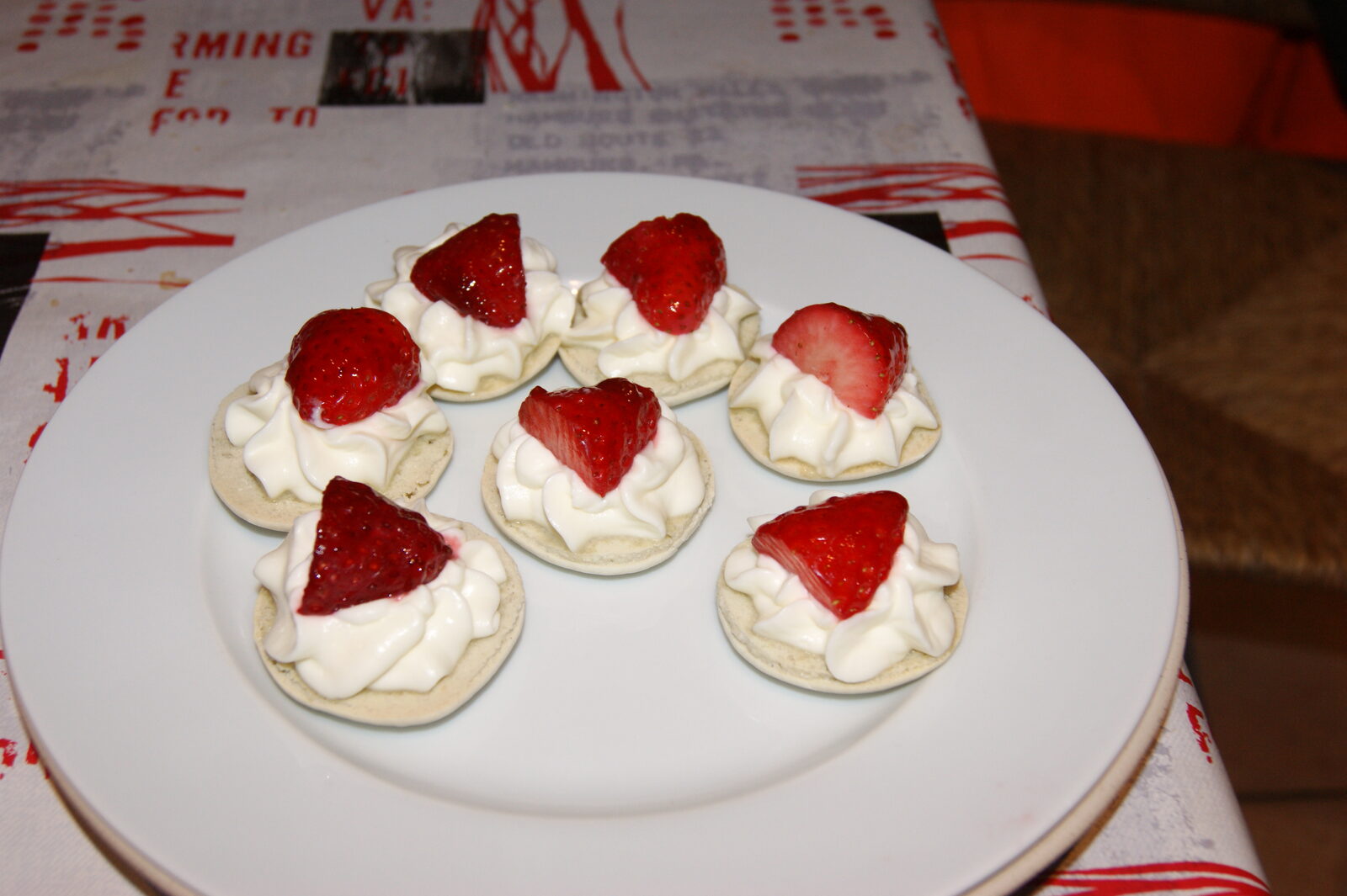 macarons chantilly fraise