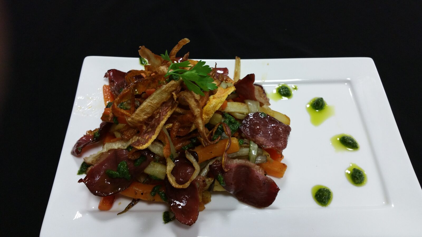 Magret fumé et légumes d'hiver au pesto de blettes