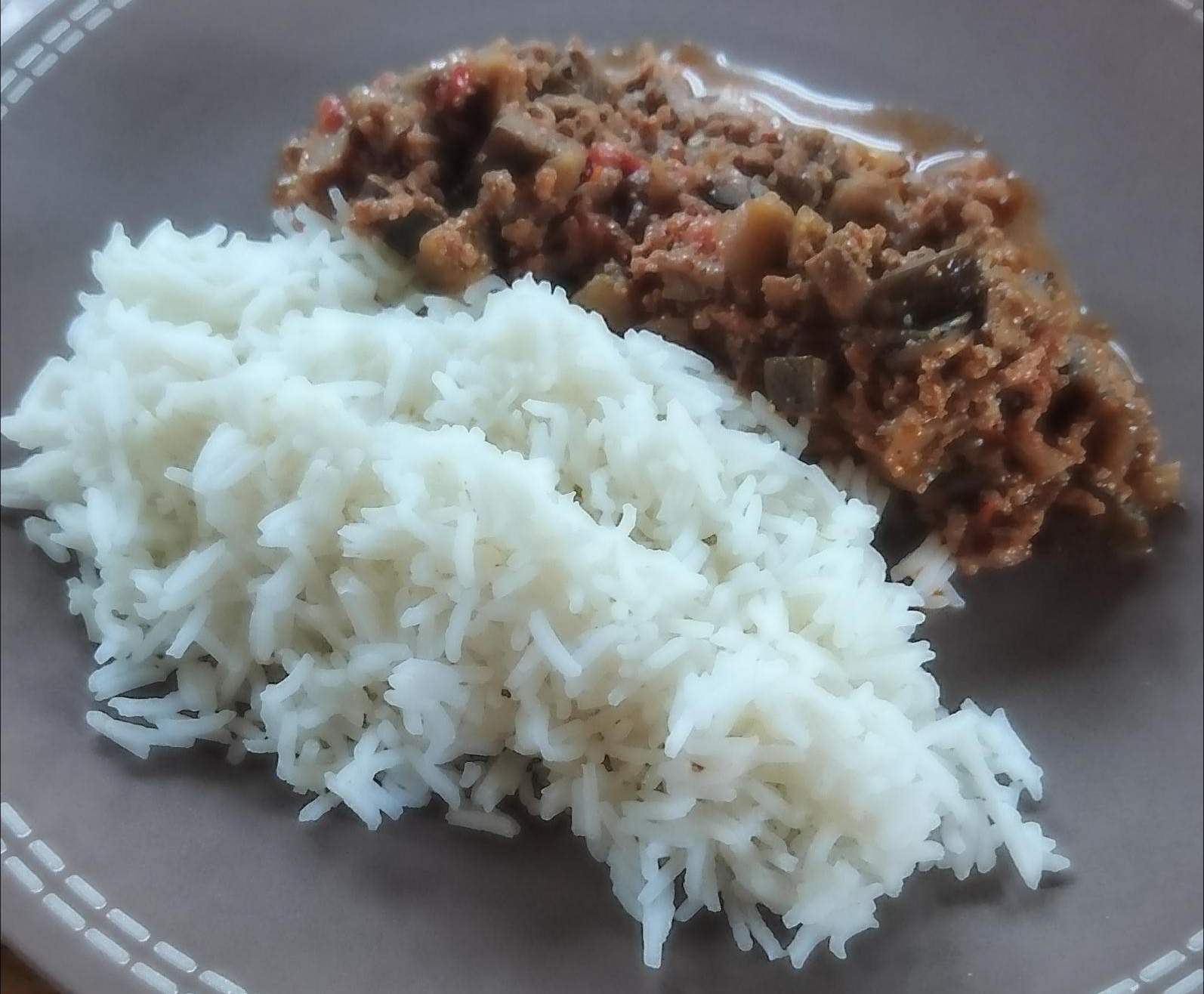 Mijoté d'aubergines à la viande hachée